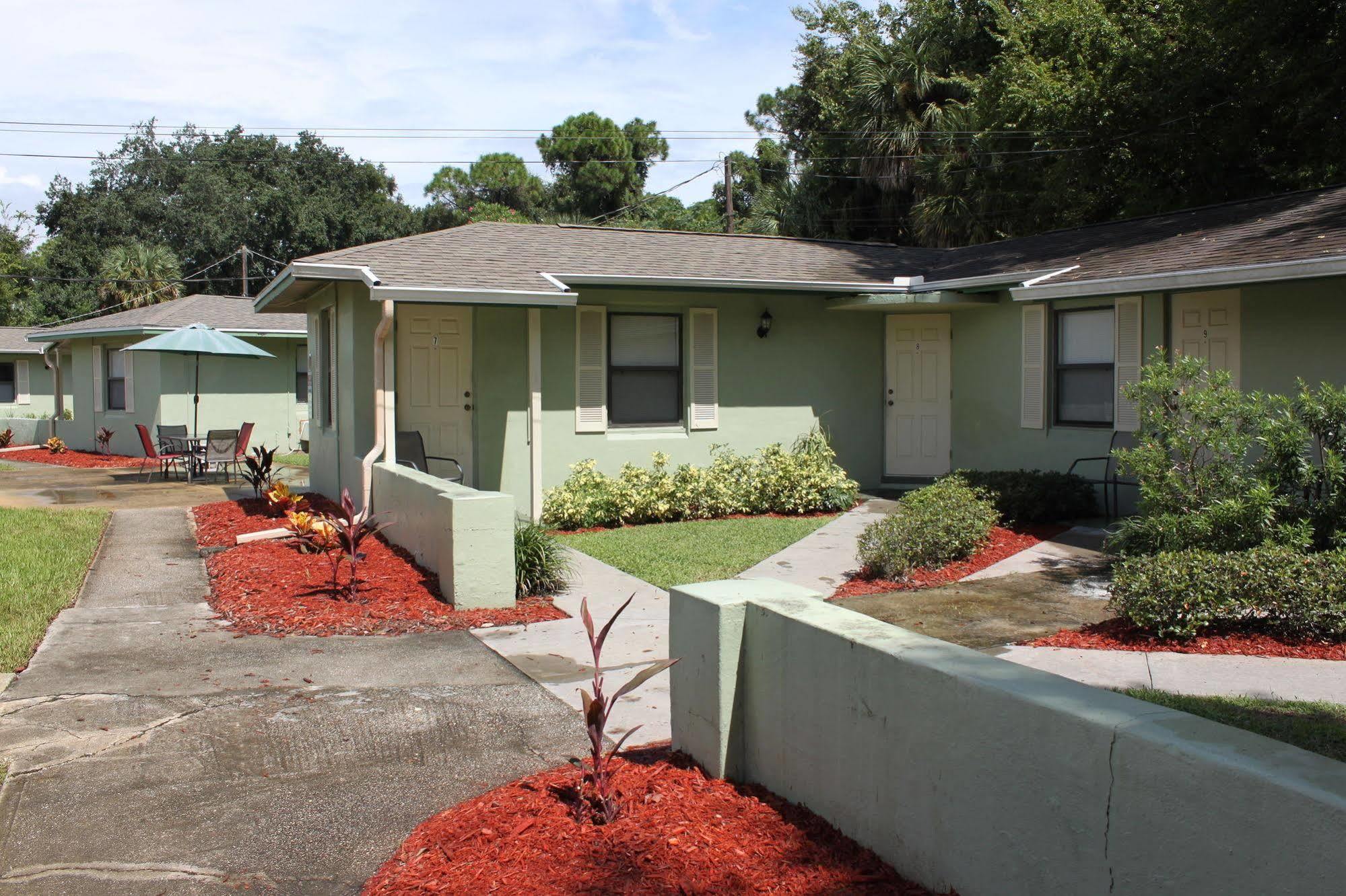 Travel Inn Of Titusville Frontenac Exterior photo